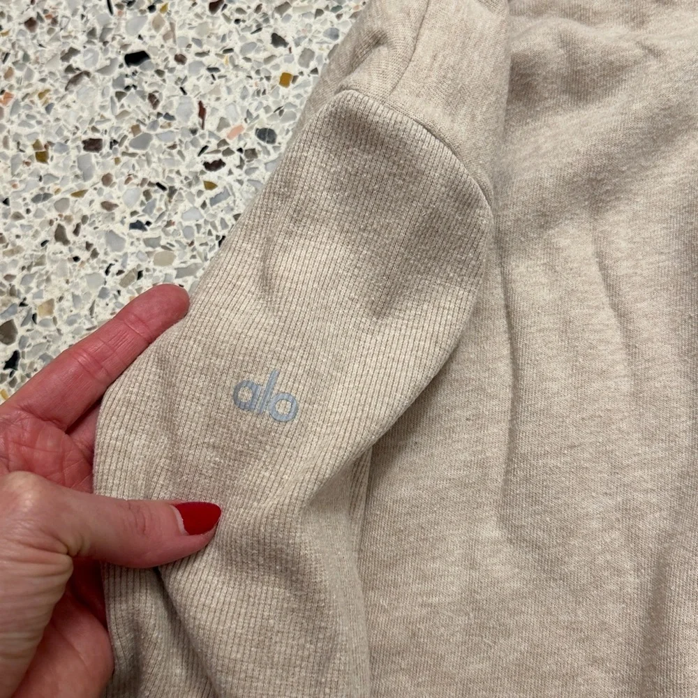 ALO tan oatmeal sweatshirt turtleneck large L cotton blend